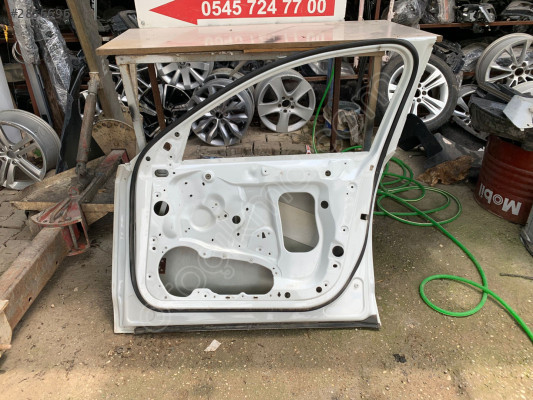 AUDİ sağ ön kapı