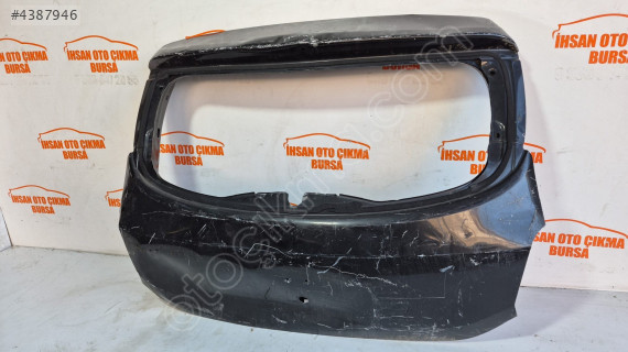 Dacia sandero bagaj kapağı az hasarlı