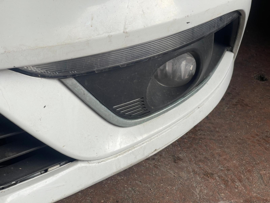 MEGANE 4 SOL SİS FAR ÇERÇEVE TAKIM