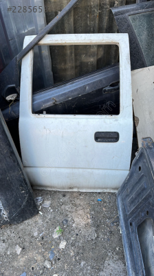 Toyota HILUX sol arka kapı