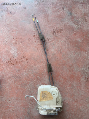 2017 MİTSUBİSHİ L200 SAĞ ÖN KAPI KİLİDİ