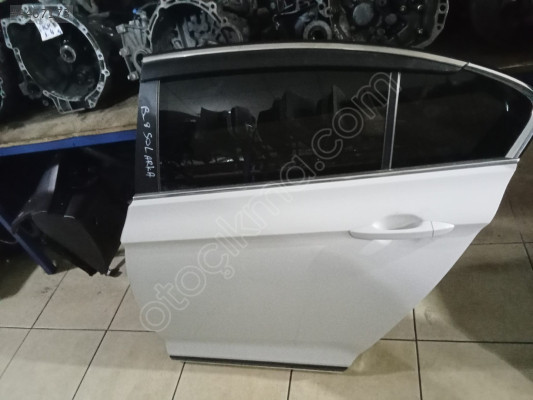 VOLKSWAGEN PASSSAT B8 SOL ARKA KAPI