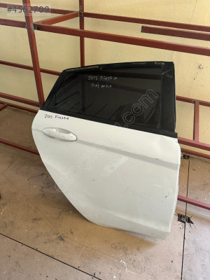 2013 FORD FİESTA ÇIKMA ORJİNAL HATASIZ SAĞ ARKA KAPI