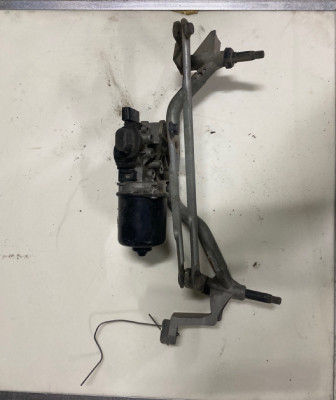 Renault Clio 4 silecek motoru