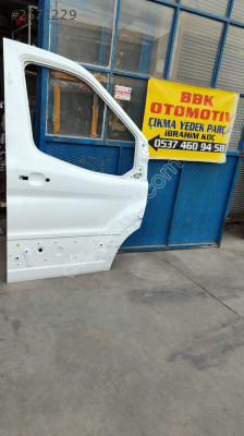 ford transit çıkma sağ ön kapı az hasarlı