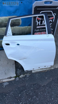HYUNDAİ BAYON SAĞ ARKA KAPI ORJİNAL ÇIKMA