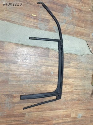 MEGANE 4 SAĞ ARKA KAPI CAM FİTİLİ ORJİNAL ÇIKMA