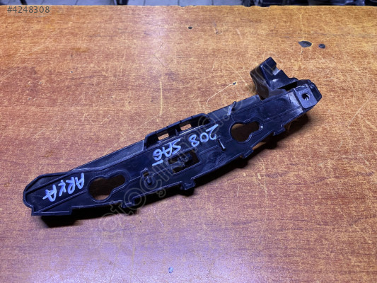 PEUGEOT 208 SAĞ ARKA TAMPON BRAKETİ ÇIKMA 9823232680