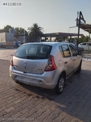 Dacia Sandero sağ arka kapı