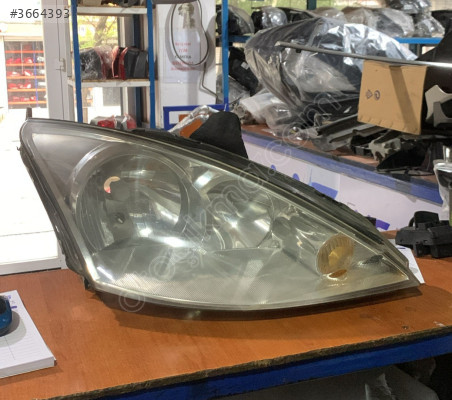 FORD FOCUS SAĞ ÖN FAR ORJİNAL ÇIKMA 2002-2004