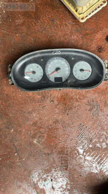 Renault Clio 2 gösterge saati