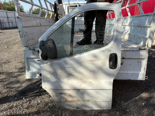 Orjinal Renault Trafic Sol Ön Kapı Döşemesi Çıkma Parça