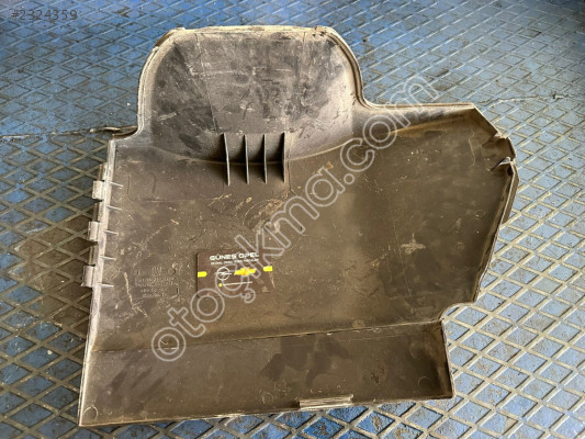 OPEL VECTRA C AKÜ ALT PLASTİĞİ ORJİNAL ÇIKMA HAFİF HASARLI
