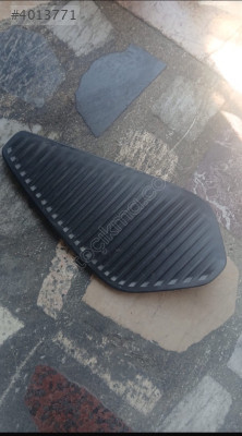 Peugeot 5008 ön tampon sağ ızgarası 9836827877