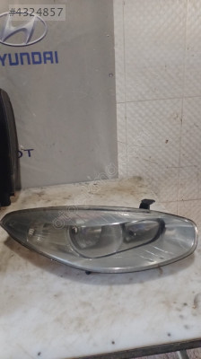 Renault Fluence merceksiz sağ ön far