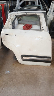 fiat 500 sağ arka kapı