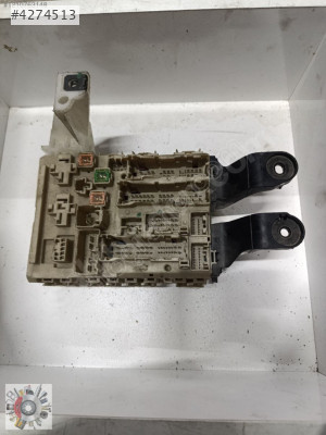 Toyota Avensis T220 Sigorta modülü 8273005D20 8273005D20