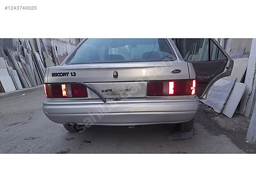 FORD ESCORT BAGAJ