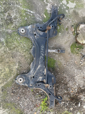 VOLKSWAGEN GOLF 4 TRAVERS