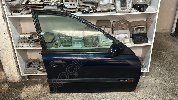 1998-2001 Laguna 1 Lacivert Sağ Ön Kapı Orj Çıkma