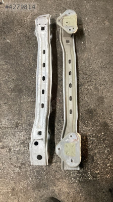 Egea ön arka tampon demiri