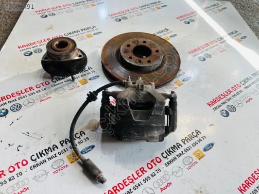 Opel Astra j sağ ön fren merkezi