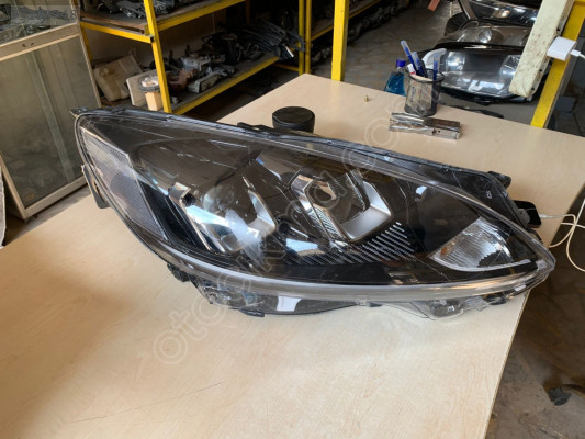 FORD KUGA MK4 ÇIKMA SAĞ SOL ÖN FAR ORJİNAL 90187826