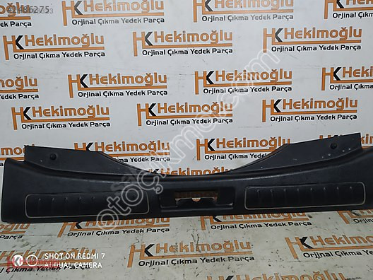 LAND ROVER EVOQUE BAGAJ PLASTİĞİ BAKALİTİ KİLİT ÜZERİ