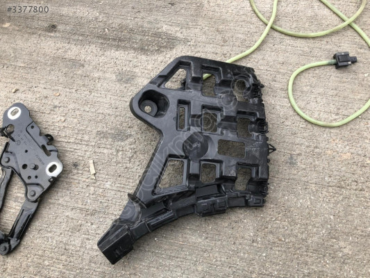PEUGEOT 2008 SAĞ ARKA TAMPON MONTAJ BRAKETİ 9825853980