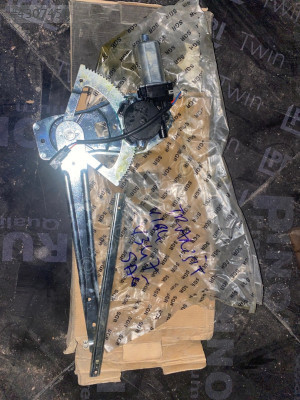 Ford Transit V184 V347 Sağ Ön cam krikosu