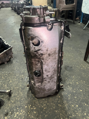 TRANSPORTER T5 2.5 ÇIKMA ORJİNAL SİLİNDİR KAPAK