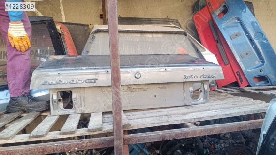 Audi 80 bagaj kapagi