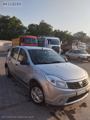 Dacia Sandero sağ ön kapı