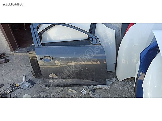 Renault Megan 4 sağ ön kapı