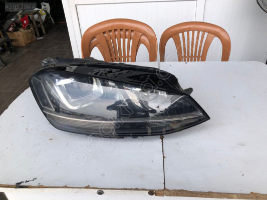 ÇIKMA VOLKSWAGEN GOLF 7 XENON TEK BEYİNLİ SAĞ ÖN FAR