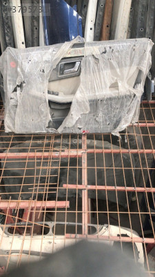 Mercedes W212  kasa ön sag kapı döşemesi