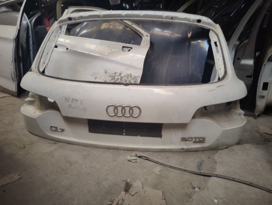 AUDI Q7 BAGAJ KAPAĞI