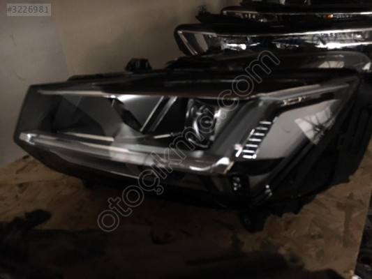 AUDİ Q3 ORJİNAL ÇIKMA SOL FAR