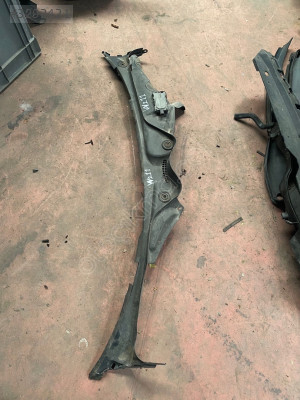MERCEDES W211 ÇIKMA ÖN CAM IZGARASI