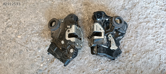 Toyota Corolla sag ve sol kapı kilidi