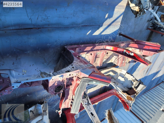 TOYOTA AVENSIS 2004 ÇIKMA SAĞ PODYE