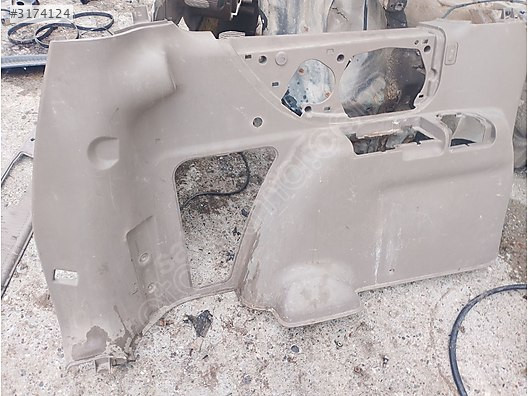 kia CARNİVAL YAN ARKA DUVAR BAKAL İTLER BULUNUR