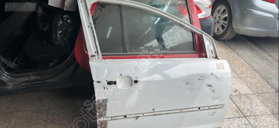 FORD FOCUS SAĞ ÖN KAPI ORJİNAL EYUPCAN OTO'DA