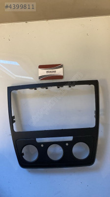 5L0858069G Skoda Yeti 2012 klima paneli ve teyp çerçevesi