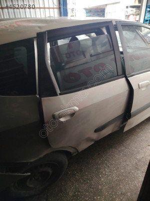 Honda Jazz 2004 model sağ arka kapı