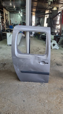 Renualt kango 2016 model sag arka kapi surgulu