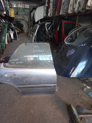 HONDA İNTEGRA SAĞ ARKA  KAPI