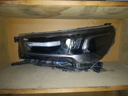TOYOTA HİLUX REVO 21-24 SOL ÖN FAR