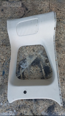 Courier sağ arka çamurluk iç plastiği
