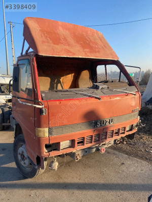 İSUZU NPR 59 SOL KAPI HASARLI ÇIKMA DOLU KUPA